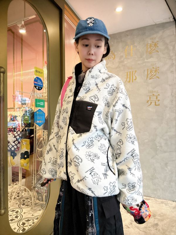 滿版塗鴉泰迪毛外套 