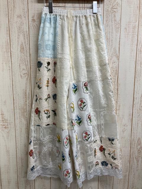 花草蕾絲拼接褲 