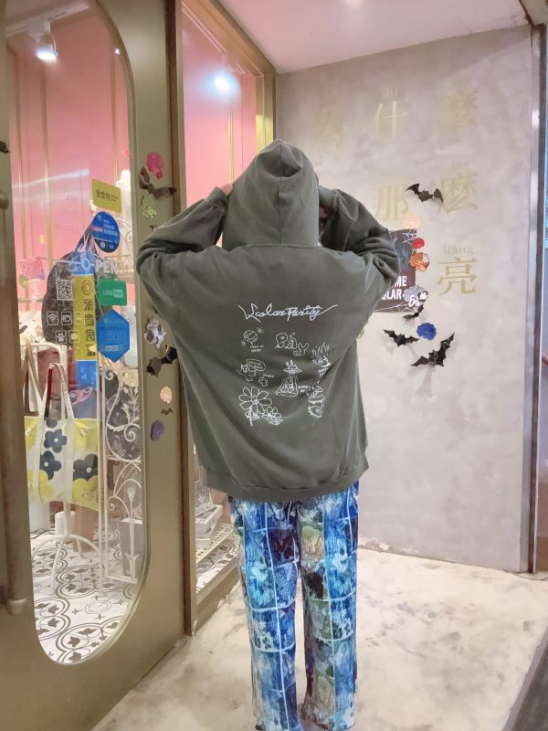 暈染小塗鴉連帽外套 