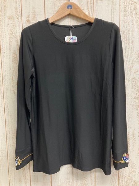 貓咪刺繡圓領內搭衣 