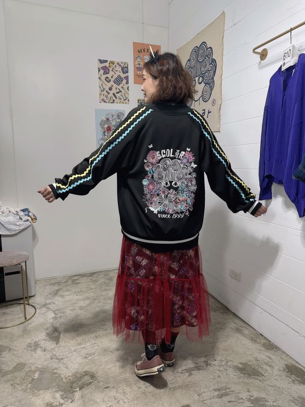 運動風波浪娃頭刺繡外套 