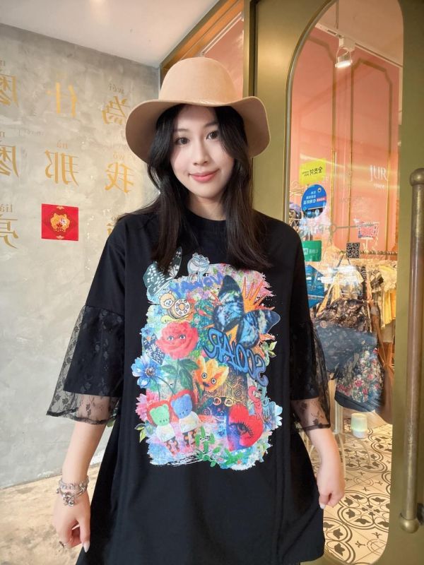 塗鴉拼接蕾絲長版衣 