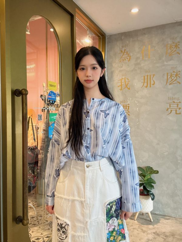 直條蝴蝶立領襯衫 