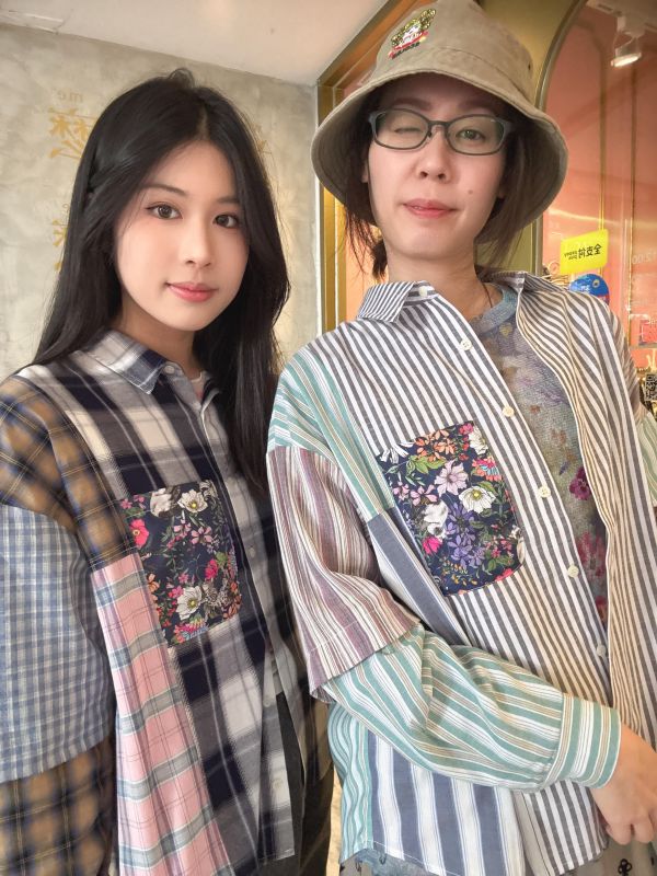 格子花朵拼接襯衫 