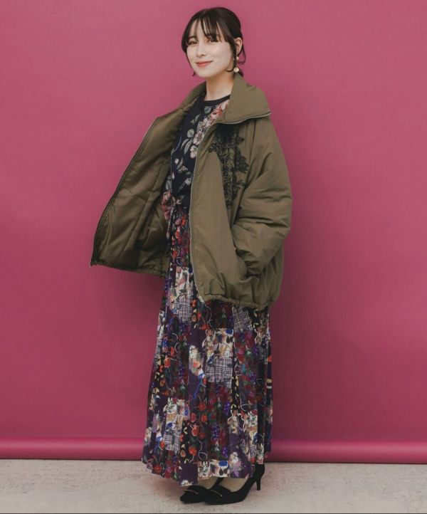 可拆領-花朵刺繡鋪棉夾克 