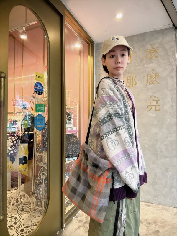 圖膳大頭角色針織外套 