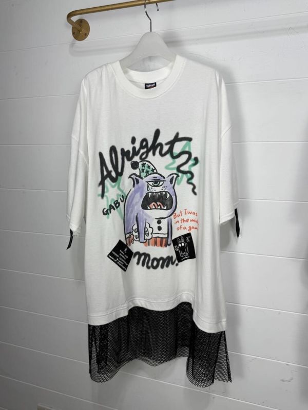 被吵醒生氣的加布拼接上衣 