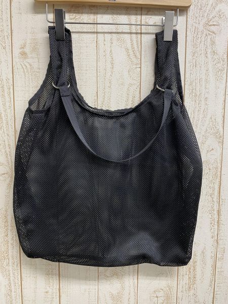 娃娃頭網狀肩包 