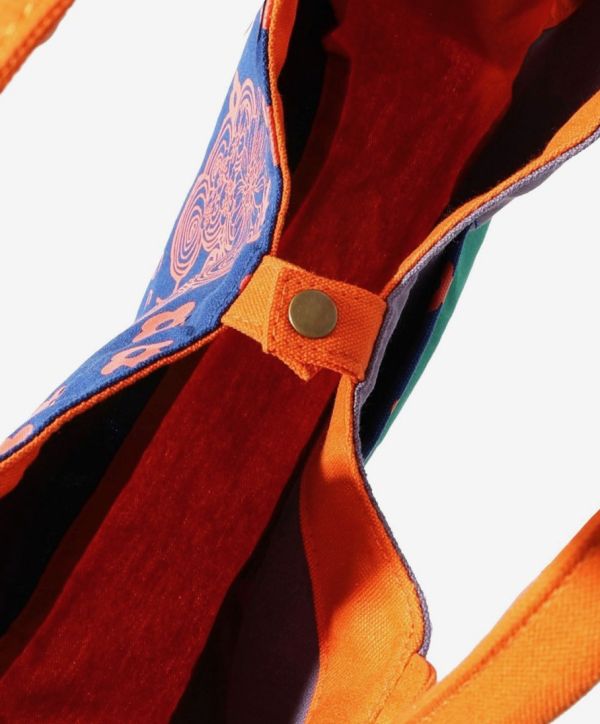 撞色娃頭手提包 