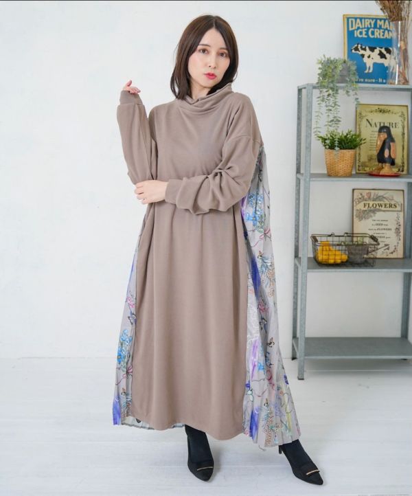 抓絨月夜花蝶後百褶洋裝 