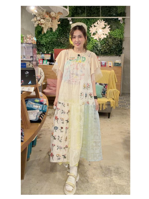 花草蕾絲拼接細肩帶洋裝 