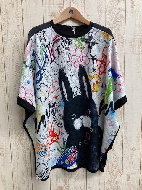 蕾絲布兔子塗鴉上衣 