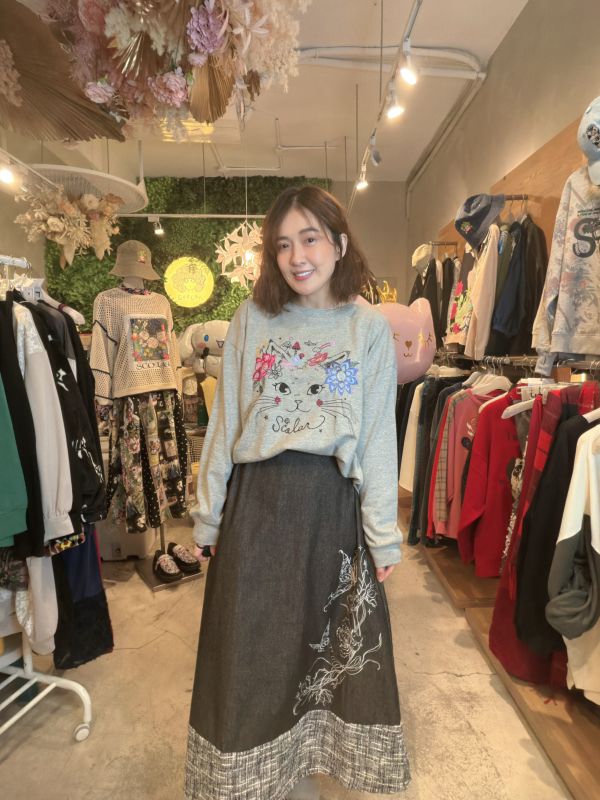 貓咪鬍鬚刺繡塗鴉上衣 