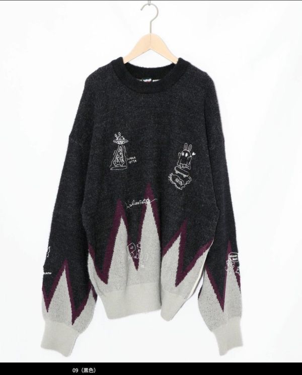 三角形漸層刺繡絨布針織上衣 