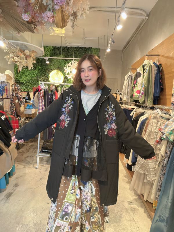 簍空蝴蝶鋼琴扣蕾絲外罩 