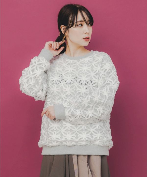 花朵蕾絲滿上衣 