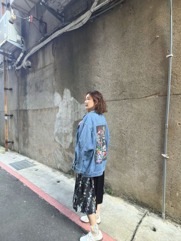 顯瘦細折花朵邊洋裝 