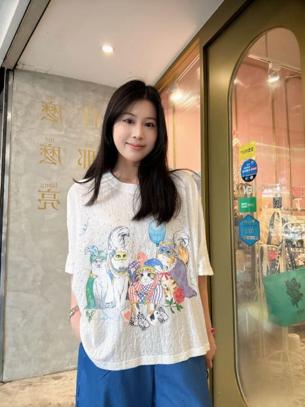 貓咪玫瑰花紋上衣 