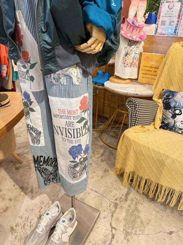 拼貼塗鴉牛仔褲 