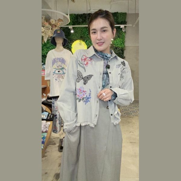 花朵刺繡毛邊襯衫 