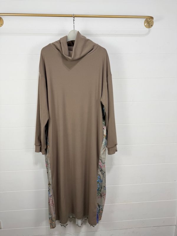 抓絨月夜花蝶後百褶洋裝 