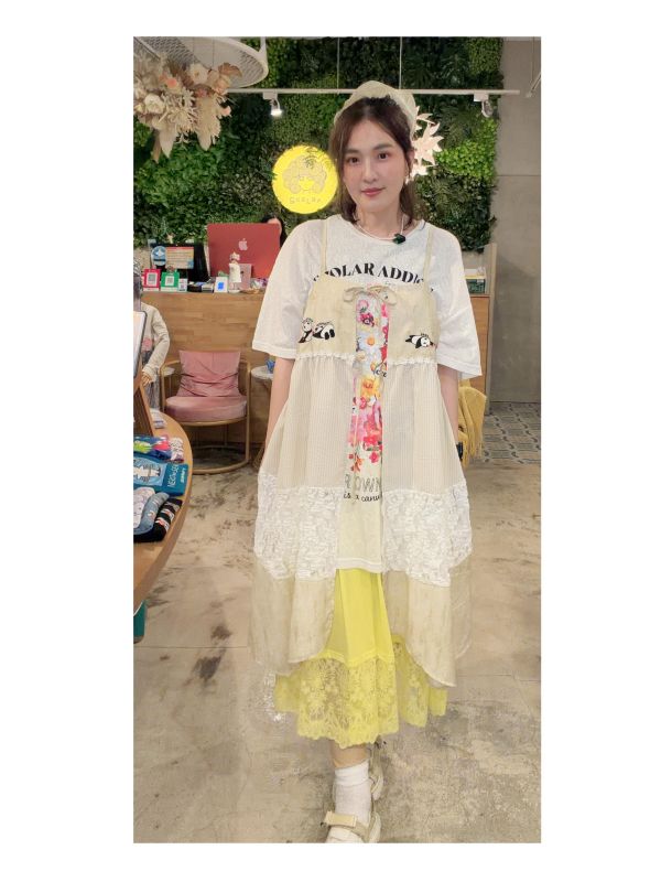 蕾絲布-花朵標籤造型上衣) 