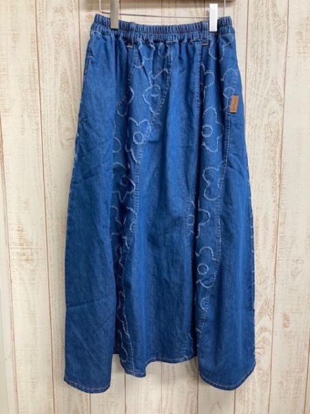 立體壓紋小花拼接牛仔裙 