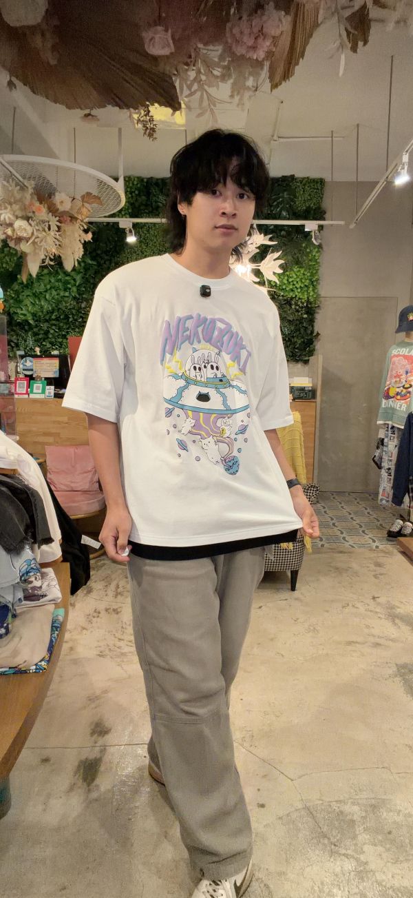 愛貓成癡飛碟上衣 