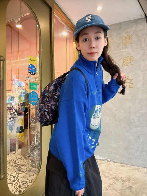 快陪我玩~巴戈滑板針織上衣 