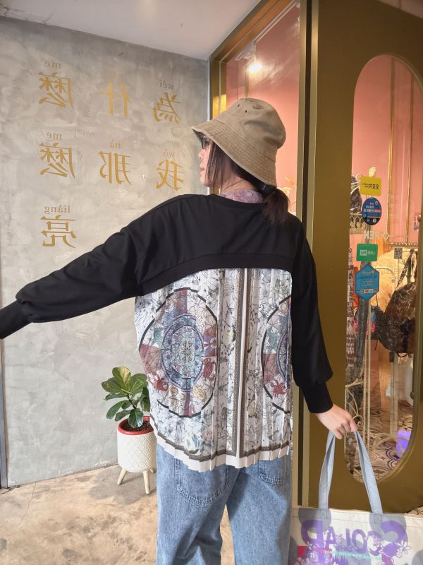 星座窗花百褶造型上衣 