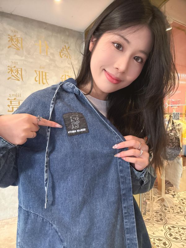 關於長胖的貓連帽襯衫 