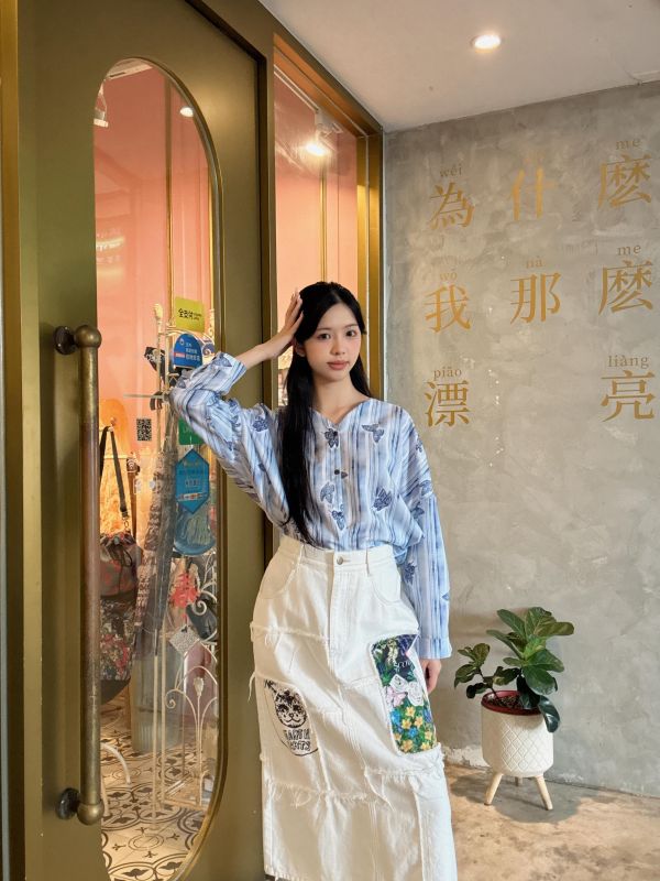 直條蝴蝶立領襯衫 