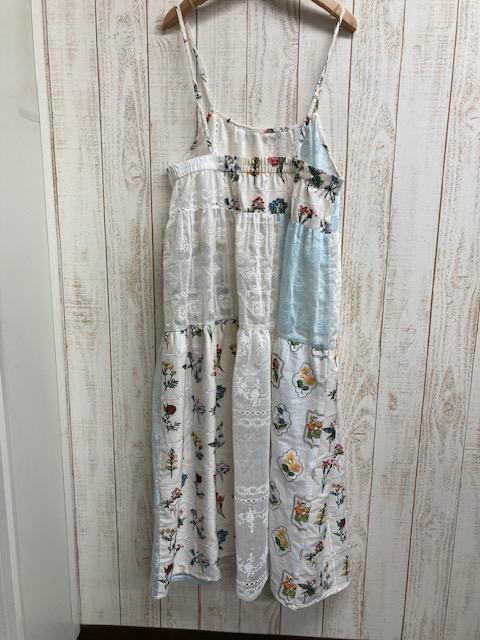 花草蕾絲拼接細肩帶洋裝 