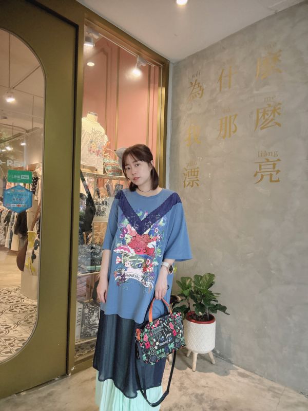 落日Ｖ蕾絲透紗上衣 