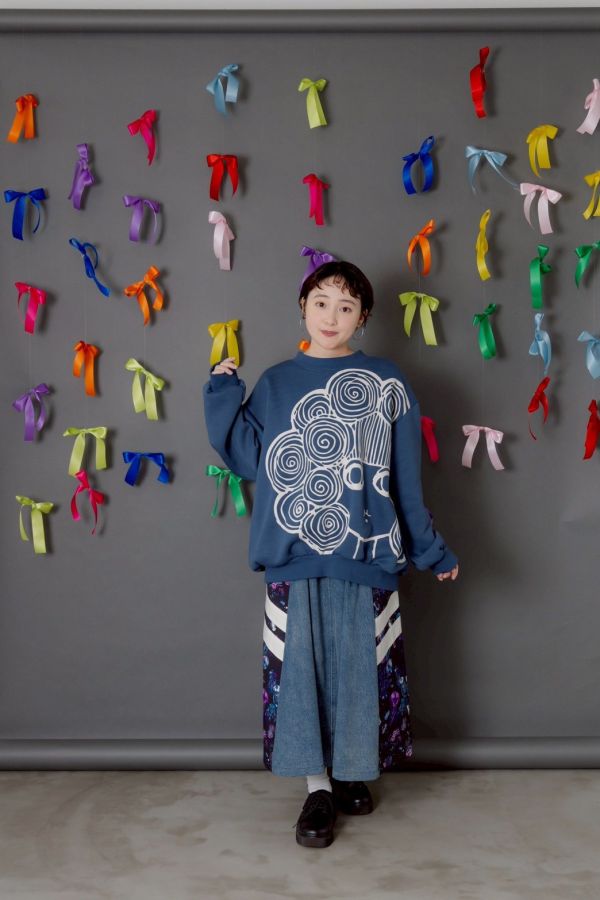 娃娃頭大學上衣 