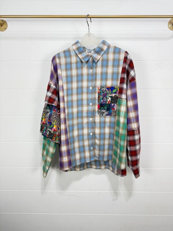 再生產-1月收到貨～格子拼接造型襯衫 