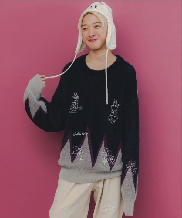 三角形漸層刺繡絨布針織上衣 