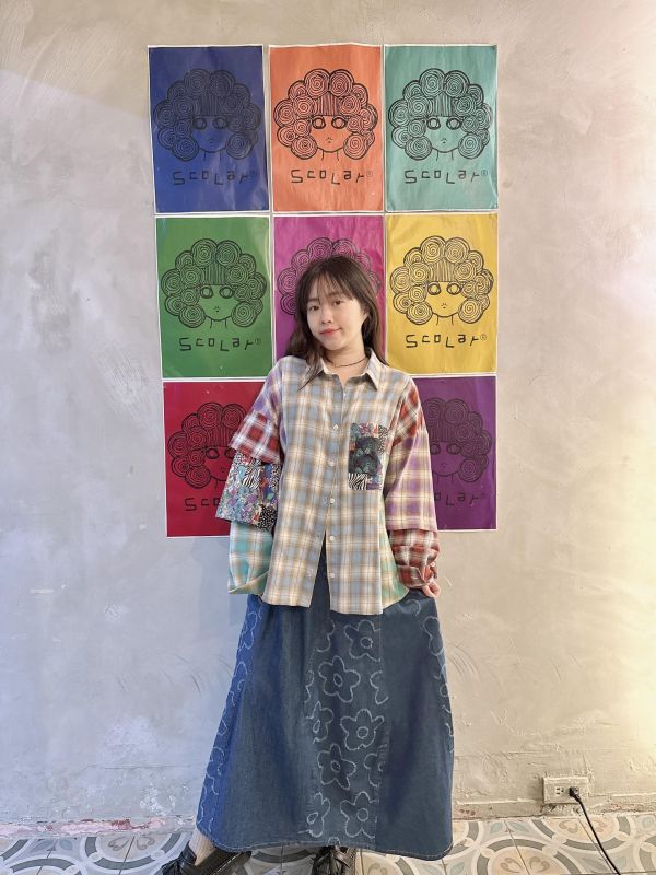 立體壓紋小花拼接牛仔裙 