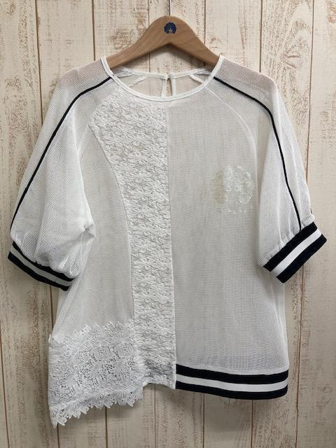 蕾絲拼接異材質上衣 