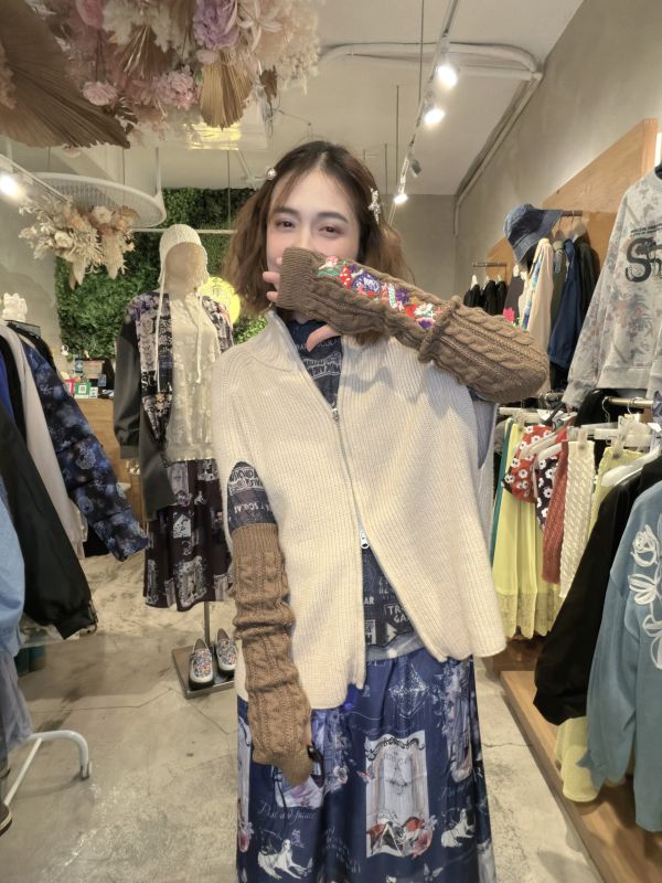 ScoLar刺繡貓咪麻花袖套 