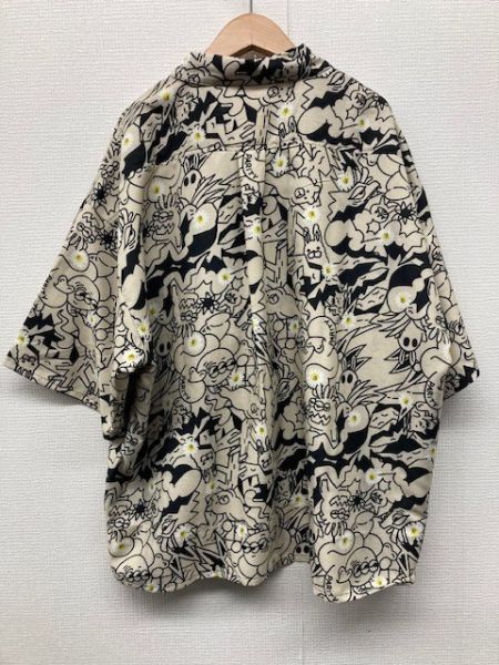 妖怪出沒小花滿版襯衫 
