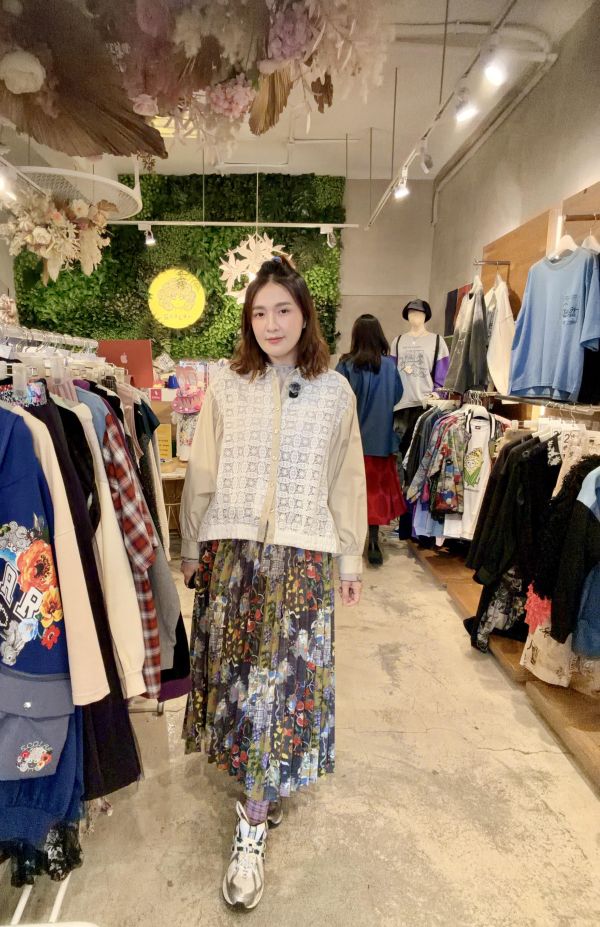 is scolar花朵刺繡簍空襯衫 