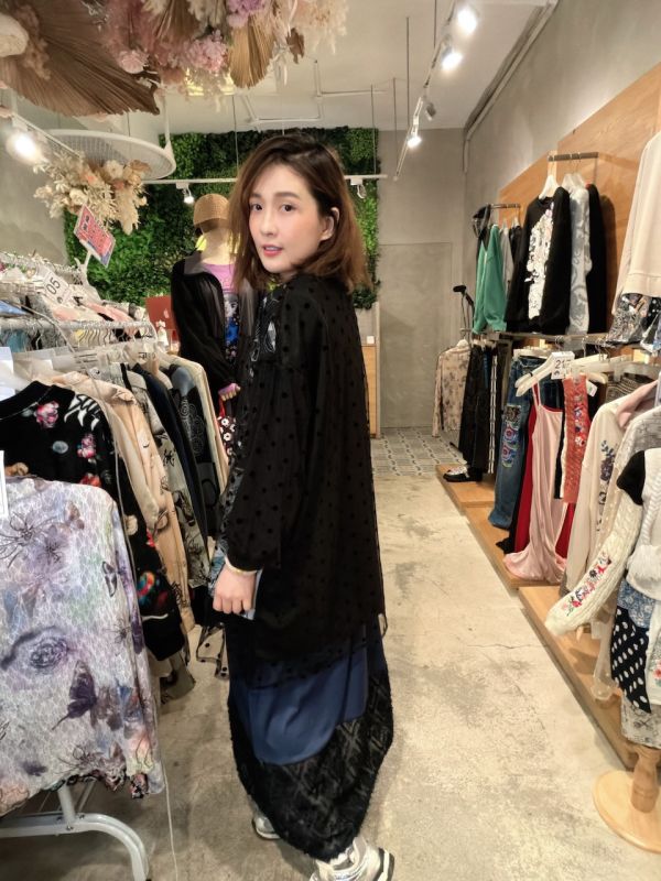 塔羅星空植絨點點紗上衣 