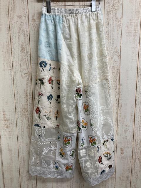 花草蕾絲拼接褲 