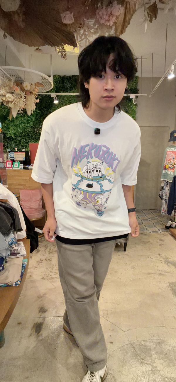 愛貓成癡飛碟上衣 
