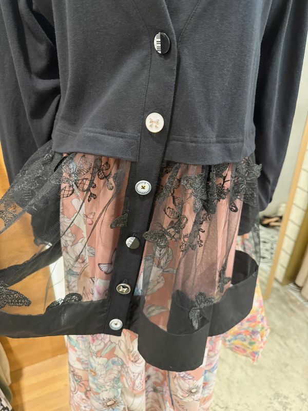 簍空蝴蝶鋼琴扣蕾絲外罩 