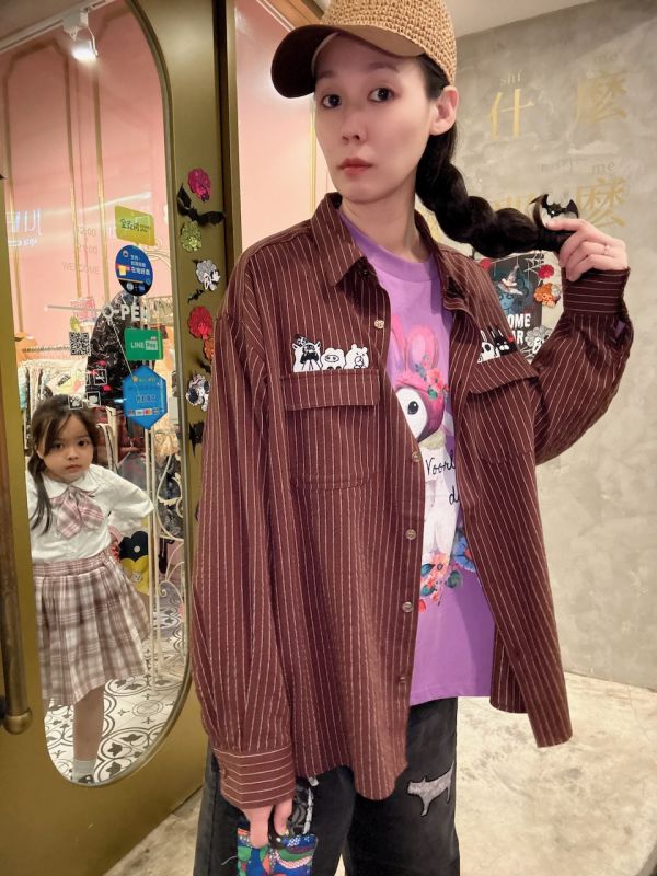 偷窺集合條紋襯衫 