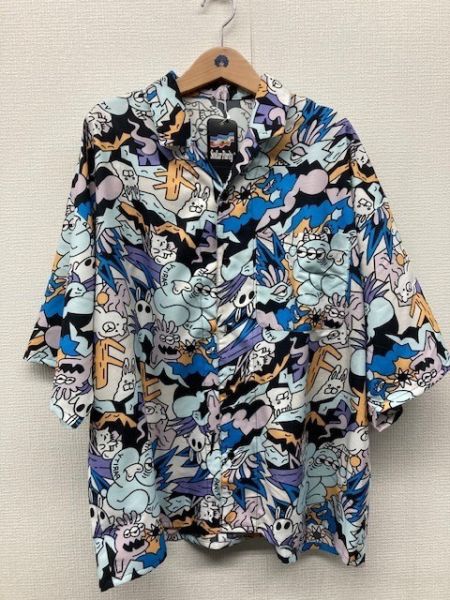 妖怪出沒小花滿版襯衫 