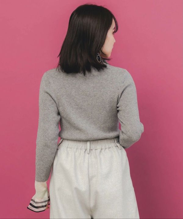 造型拼袖朵朵內搭衣 