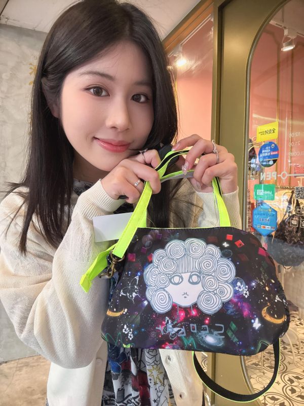 貓塗鴉星空條紋撞色包 